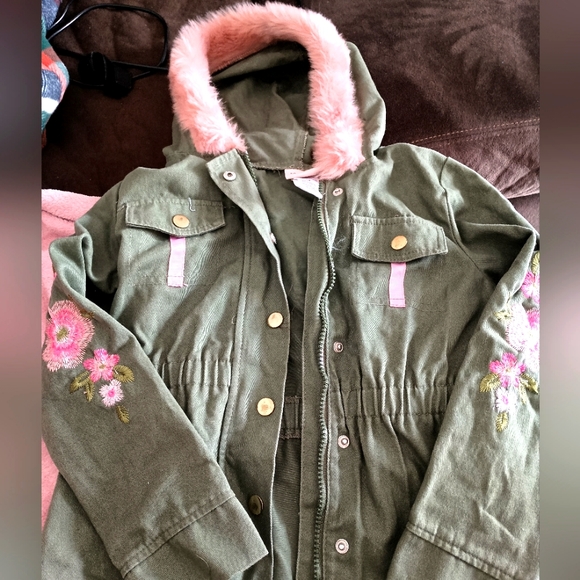 2 Jackets!!Betsey Johnson Faux Fur Little Lass Embroidered Girls Jackets Sz 7/8 - Picture 3 of 12